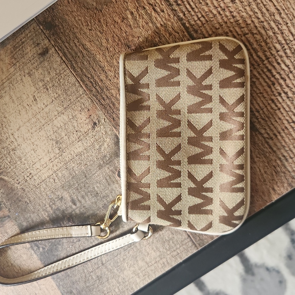 Small mk wristlet